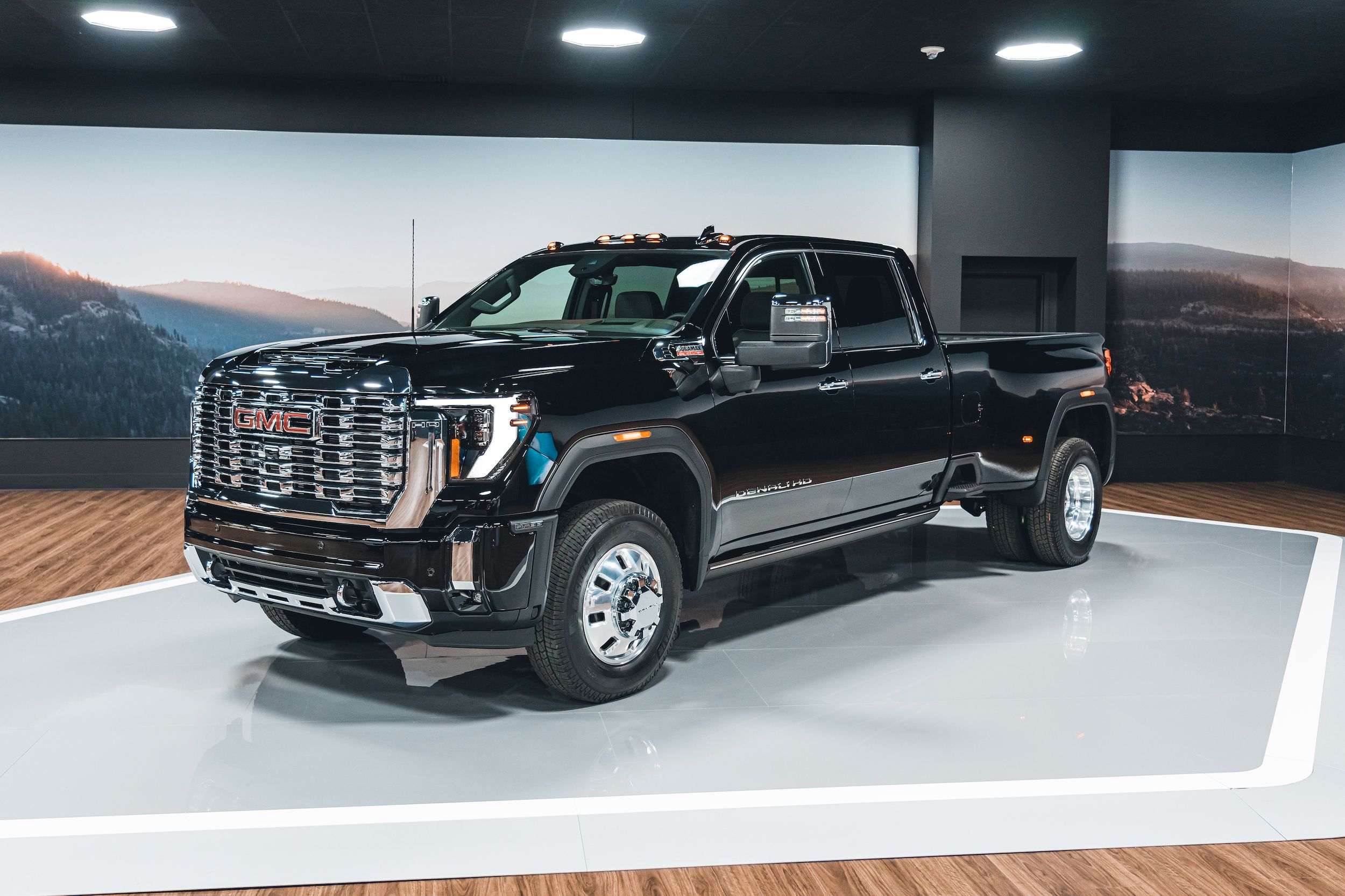 Power and Capability Redefined The 2024 GMC Sierra 2500HD DAX Street