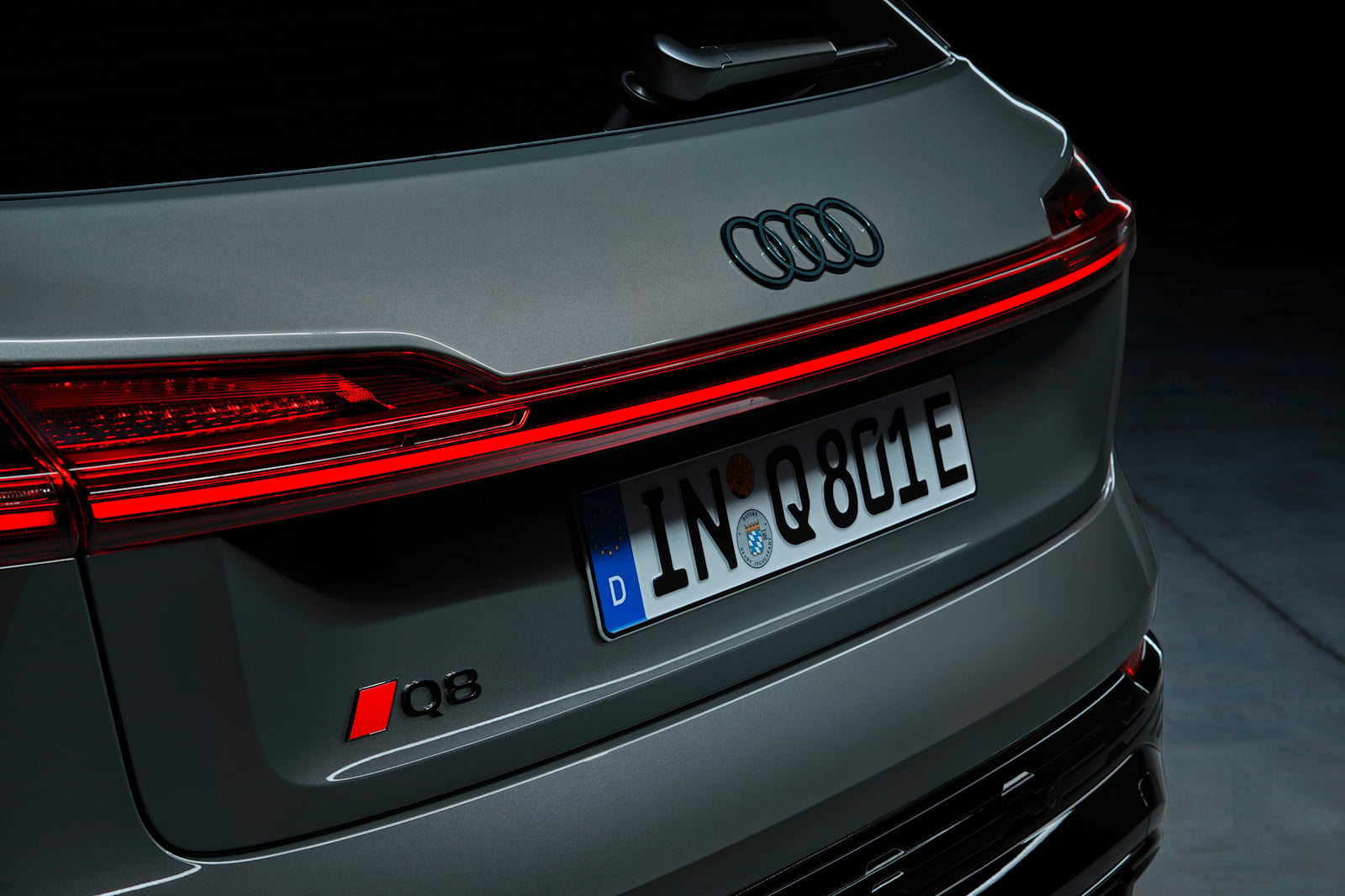 Exciting 2024 Audi Q8 And SQ8 Facelift Unveiled Featuring Laser High   2024 Audi Q8 E Tron Taillight Carbuzz 1058801 1600 