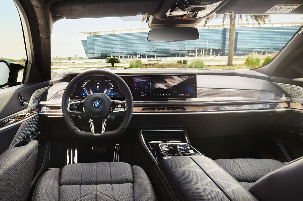 2024 BMW i7 AllElectric Luxury Sedan. DAX Street