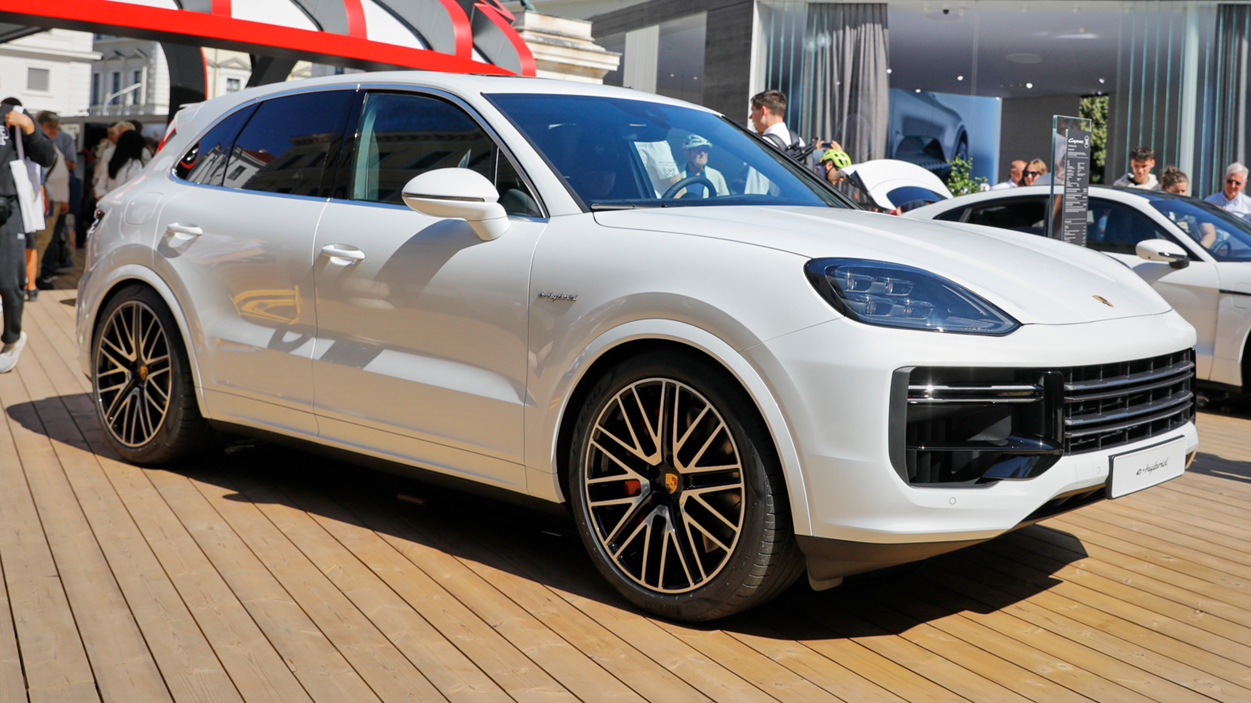 2024 Porsche Cayenne Turbo EHybrid A Heavyweight HighPerformance