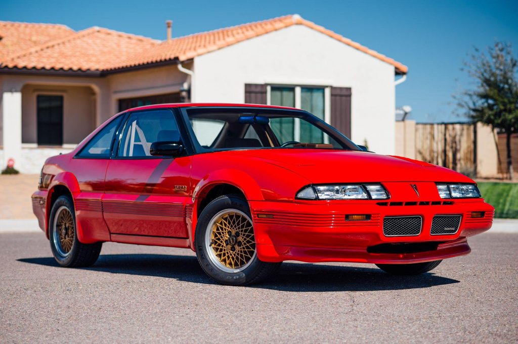 Revolutionizing Luxury Performance: The 1989 Pontiac Turbo Grand Prix ...