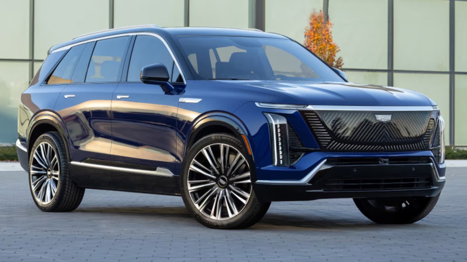 Cadillac's 2026 Vistiq: A Paradigm-Shift in Electric Luxury SUVs - DAX ...