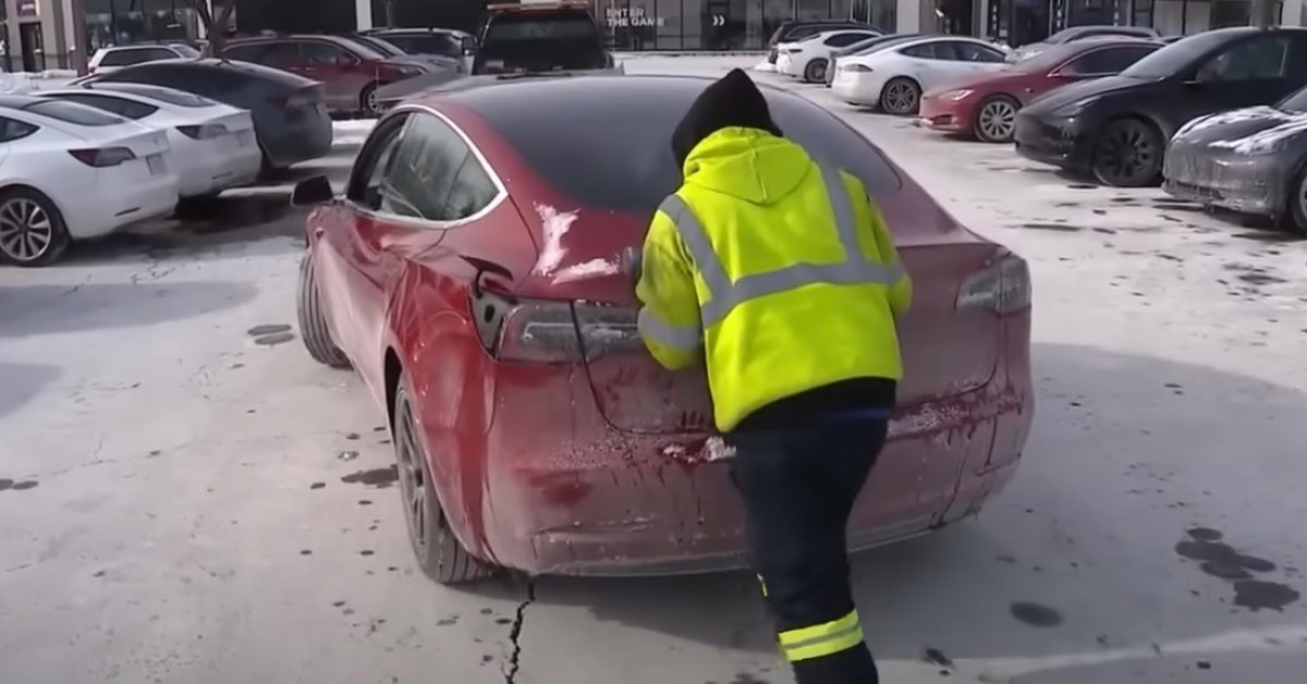 Dead Tesla cars pile up at Chicago Superchargers in extreme cold