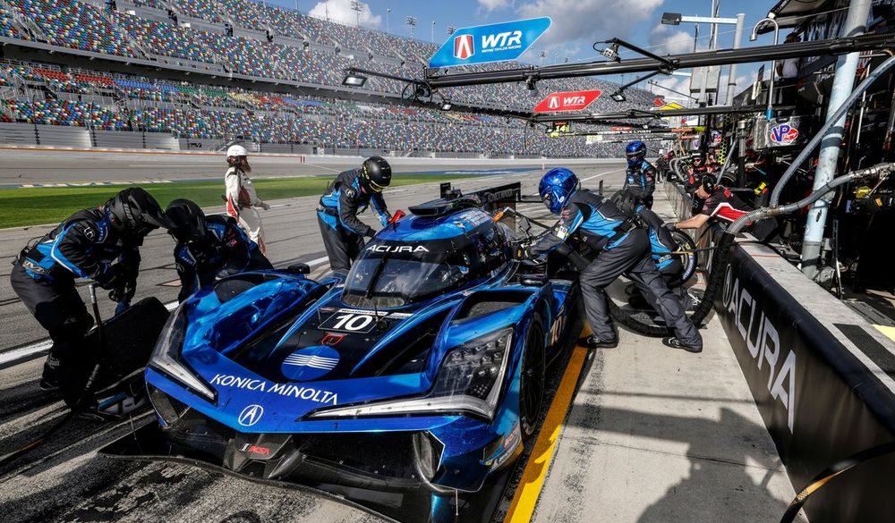 Albuquerque's Stoppage Deals a Blow to Acura's Daytona 24h Aspirations