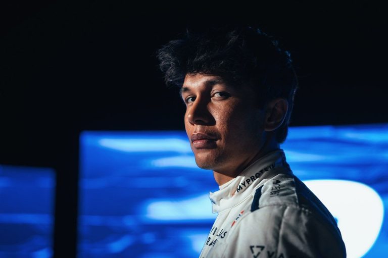 Albon tied to Williams until the end of F1 2025, clarifies Vowles