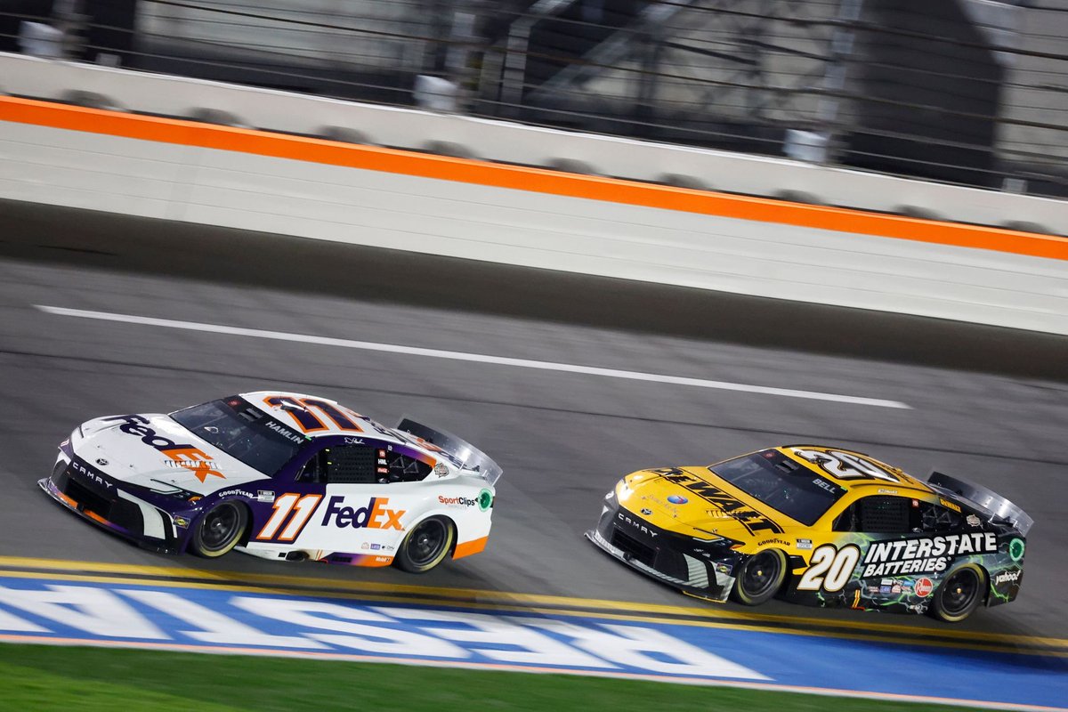 Daytona 500: Hamlin, Toyotas dominate Friday practice