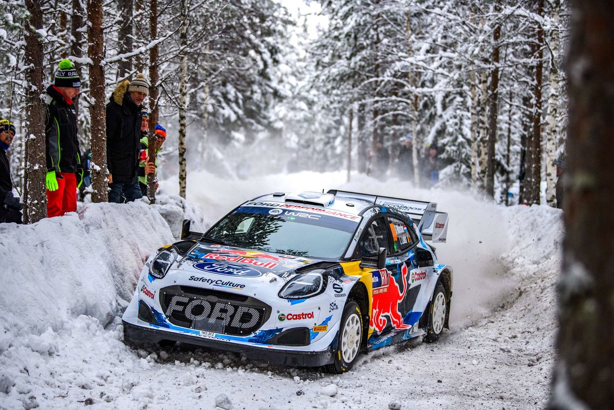 How a WRC driver turned a jacket into a makeshift window on Rally Sweden