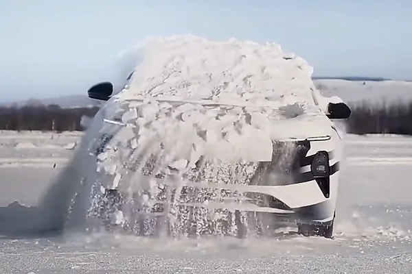 Watch Nio ET9 Shake Snow Off Its Body, Thanks To Its SkyRide Active Suspension System