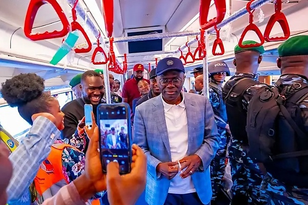 Ahead Of Feb 29th Launch, Sanwo-Olu Takes Part In Test-runs Of New Trains For The Red Line Rail