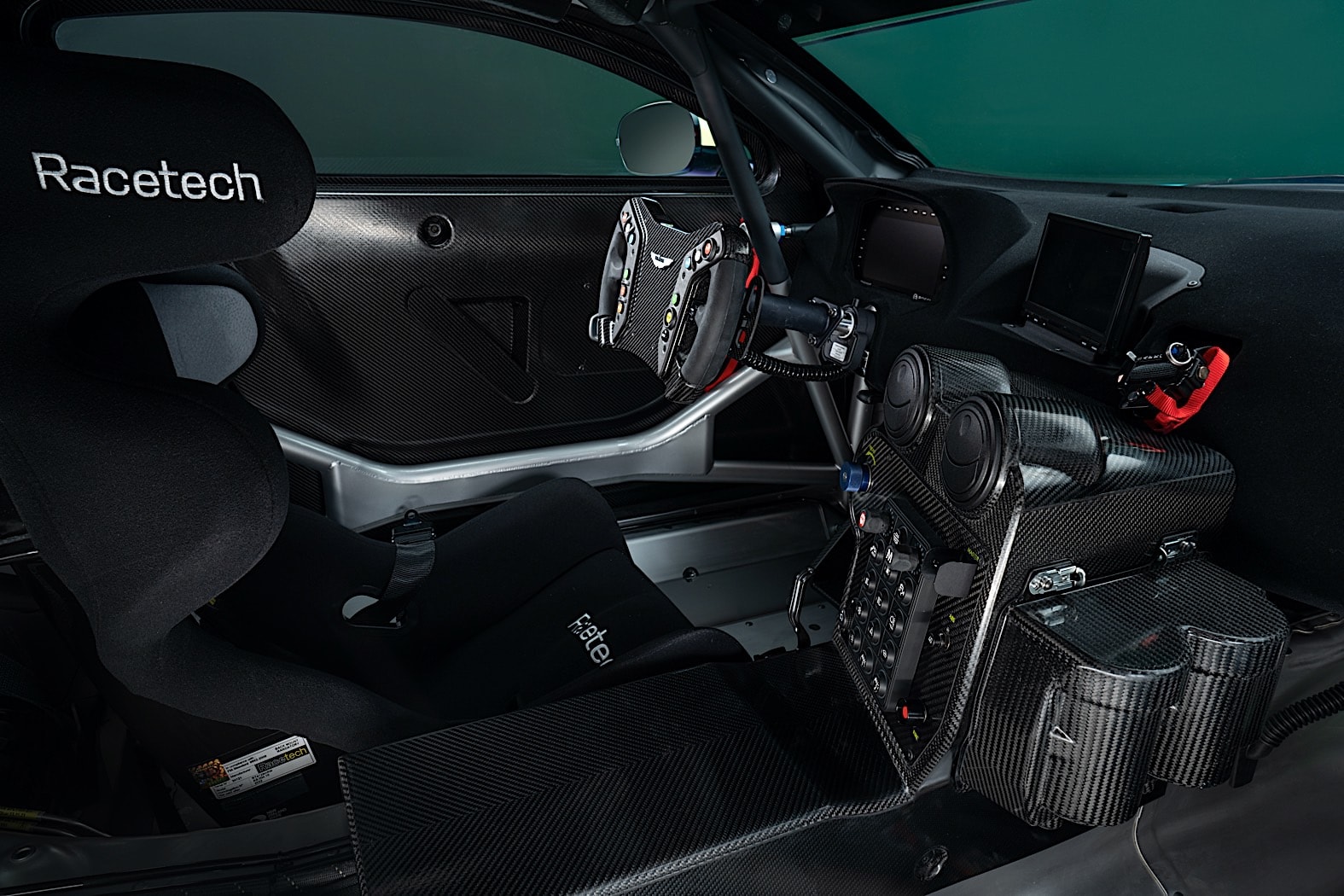 Aston Martin Vantage GT4: Racing Evolution Unleashed