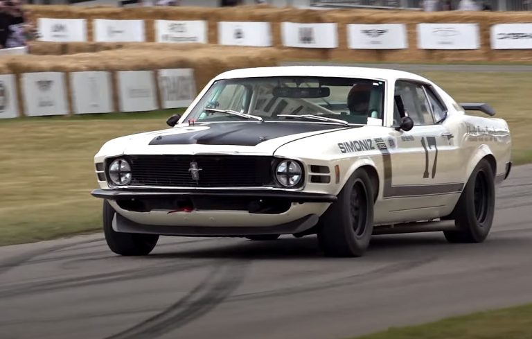 Boss 302 Racing Legacy: Triumphs and Iconic Race Cars Revived