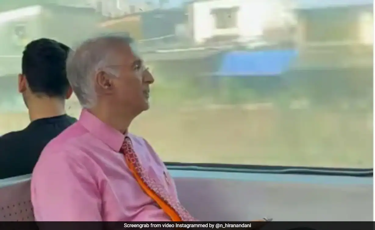 Indian Billionaire Chooses Train Over Car to Beat Mumbai Traffic