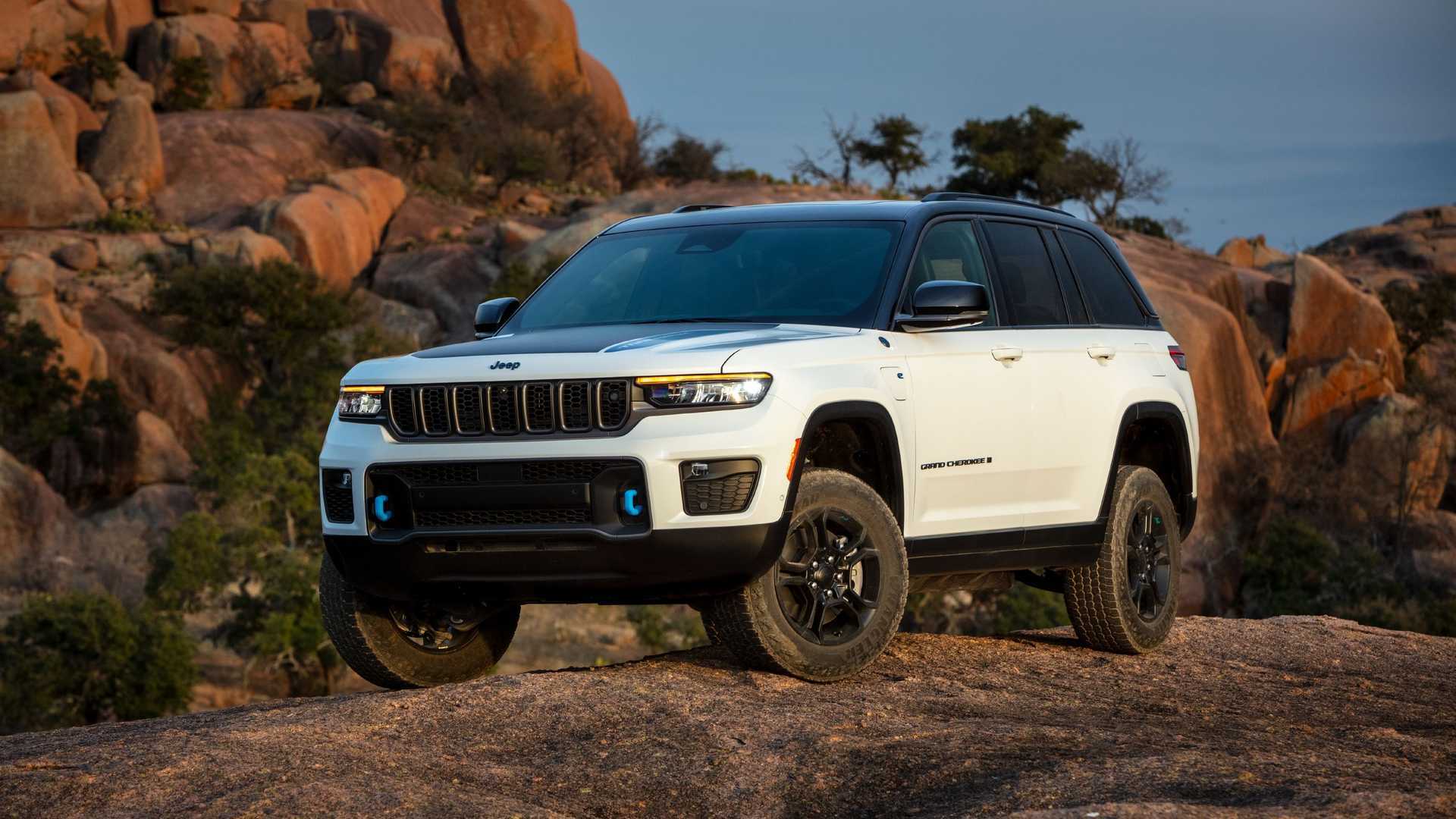 Jeep Recalls 200k Plug-In Hybrids: Defrost Software Issue
