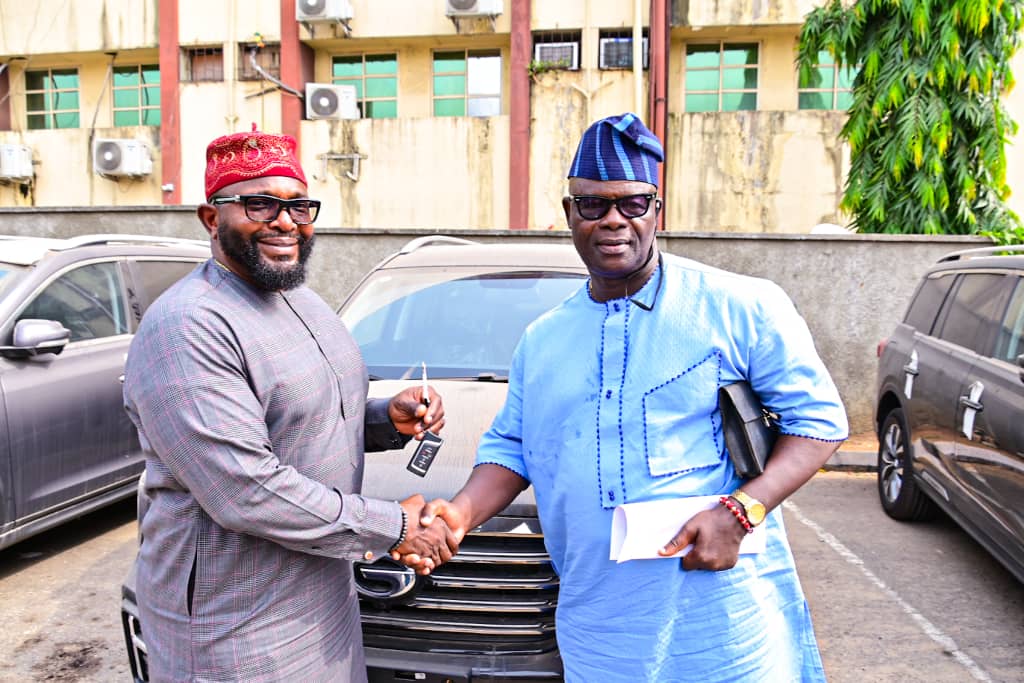 Lagos State Government Presents Official Vehicles to Chairmen and Members of Commissions