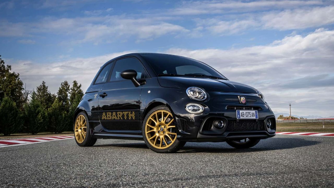 Limited Edition Abarth 695 75° Anniversario: Gold Wheels and Iconic Stacked Exhaust Tips