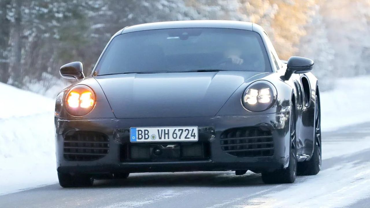 New 992 Porsche 911 Targa GTS Model