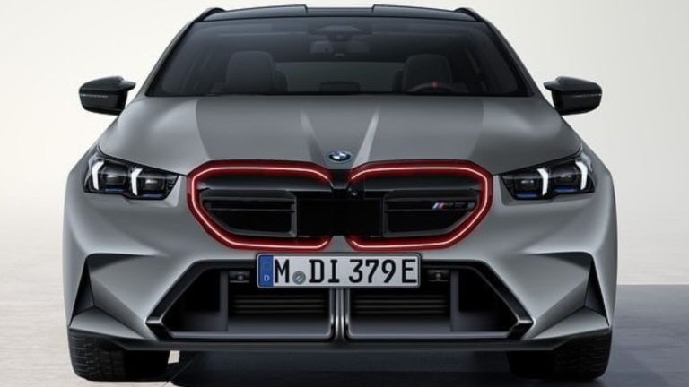 Next-gen BMW M5: Sedan & Touring Models Compete in North America