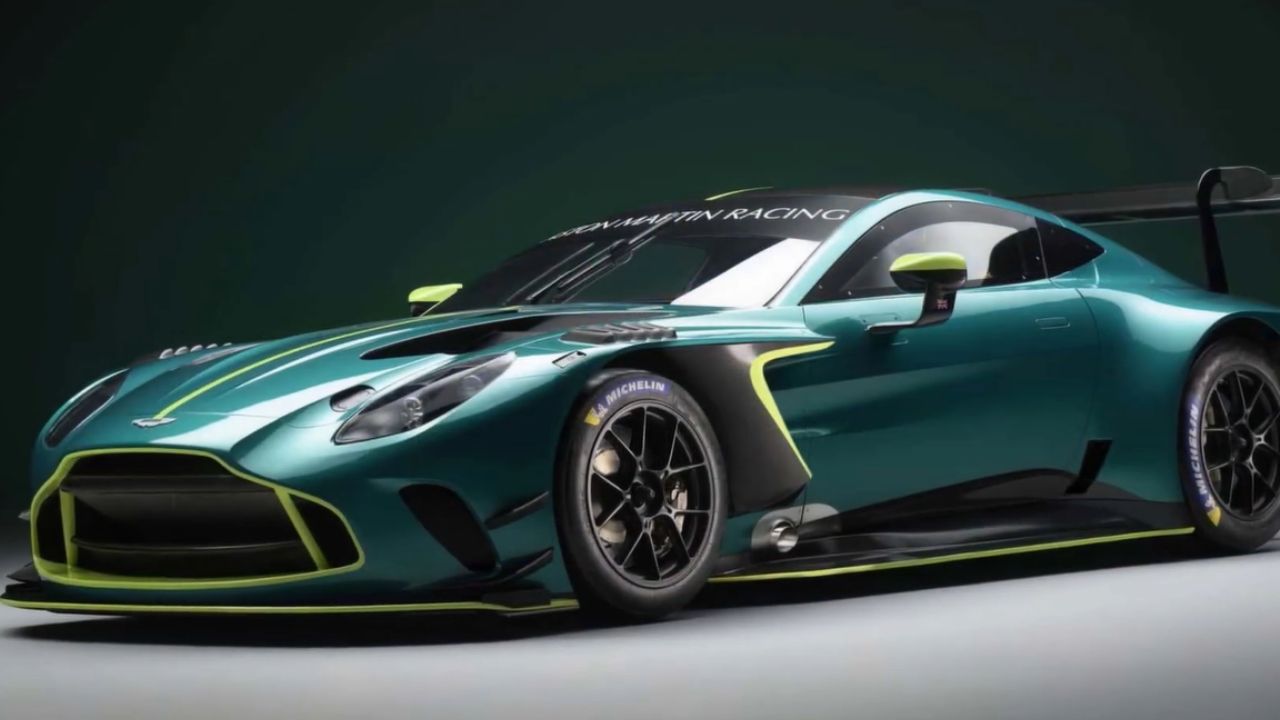 Aston Martin Unveils New Vantage GT3