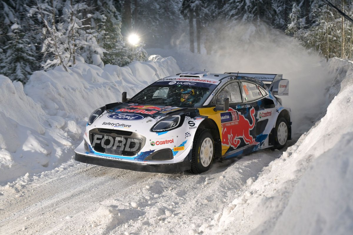 The Transformation of a WRC Driver's Jacket into a Makeshift Window at Rally Sweden