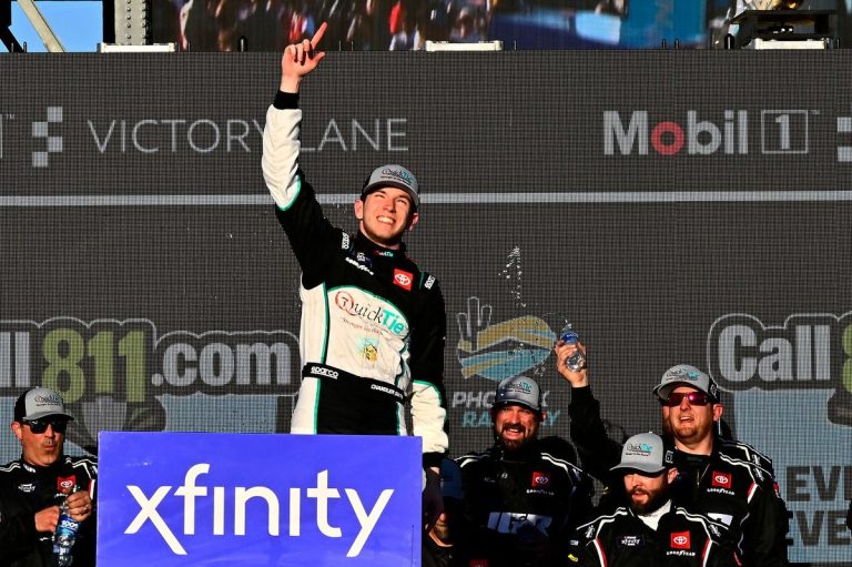 Chandler Smith wins Phoenix Xfinity race after Allgaier’s shock exit