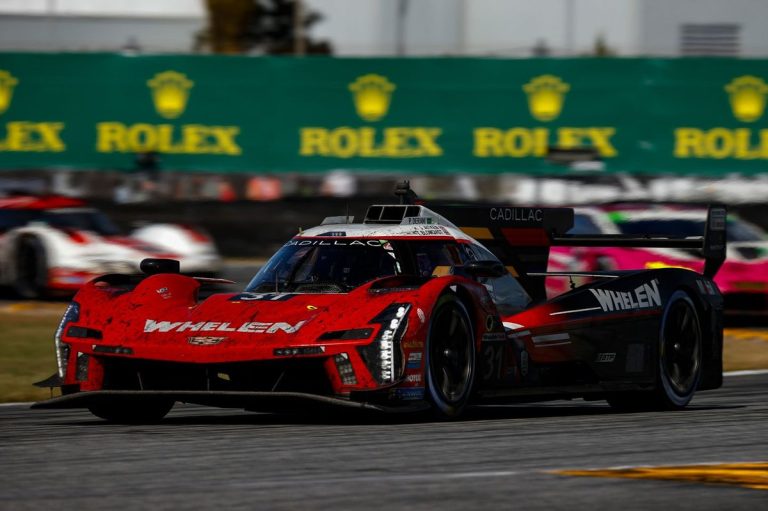 Sebring 12h: Aitken leads Cadillac 1-2 after four hours