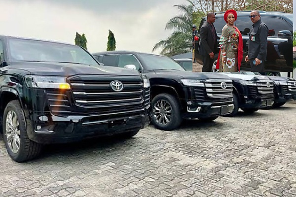 Peter Obi Under Fire For Buying 400 SUVs For Traditional Rulers As Governor But Condemned SUVs For Lawmakers