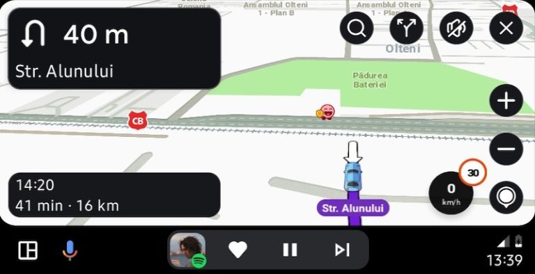 Android Auto Glitch Resurfaces Dark Mode Woes for Maps and Waze