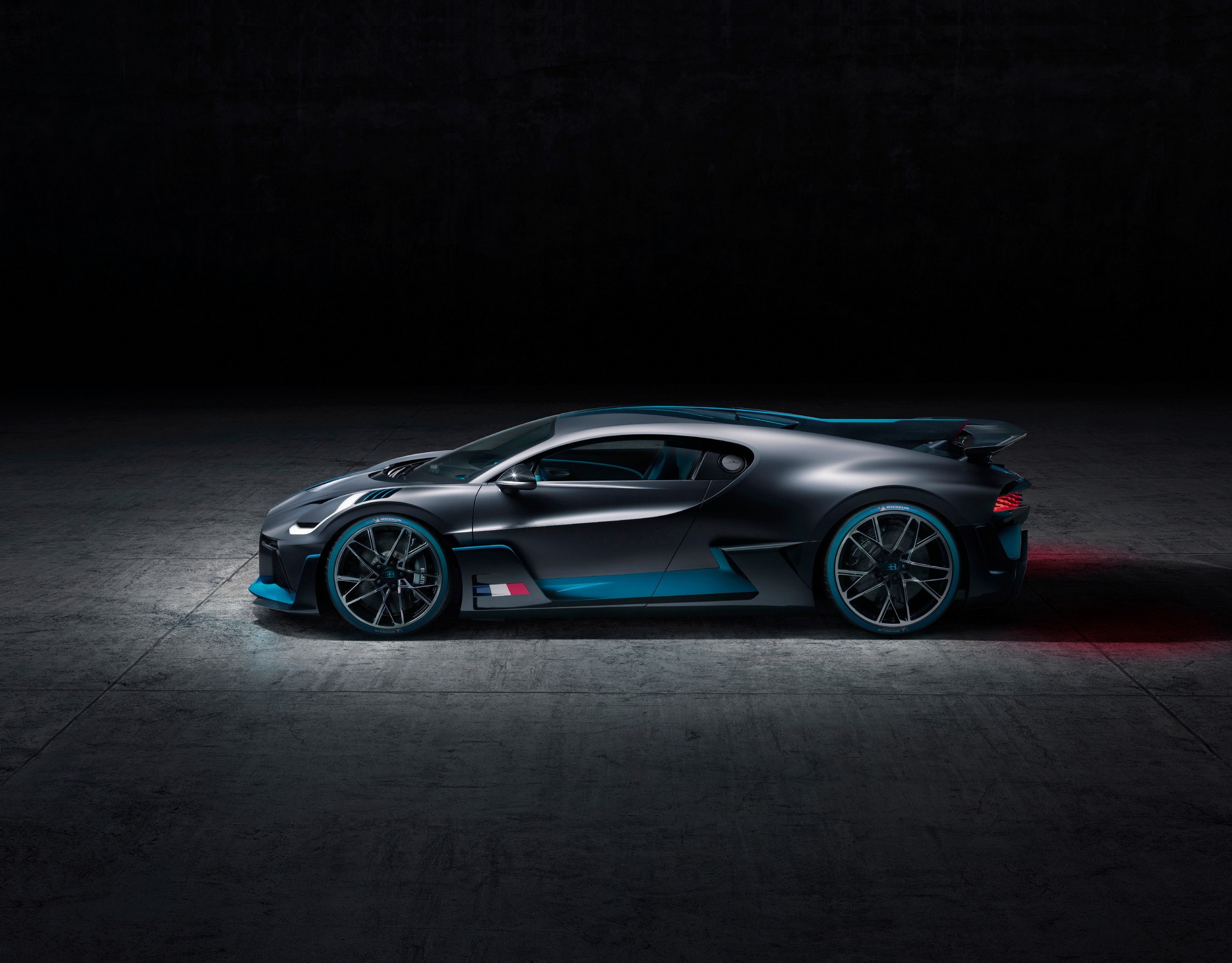 Bugatti Divo Luxury and Performance Redefined in Automotive Excellence