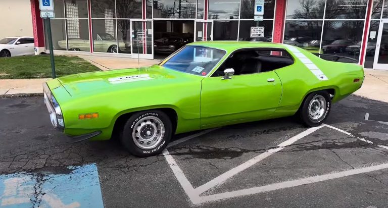 Classic Muscle Cars Rarity and Power of the 1971 Plymouth Road Runner 1