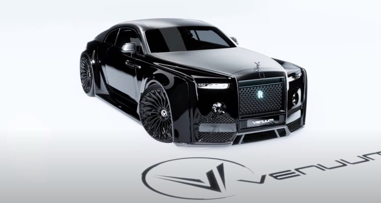 Dubai's Apollo Rolls-Royce Wraith Transformed by Venuum Black