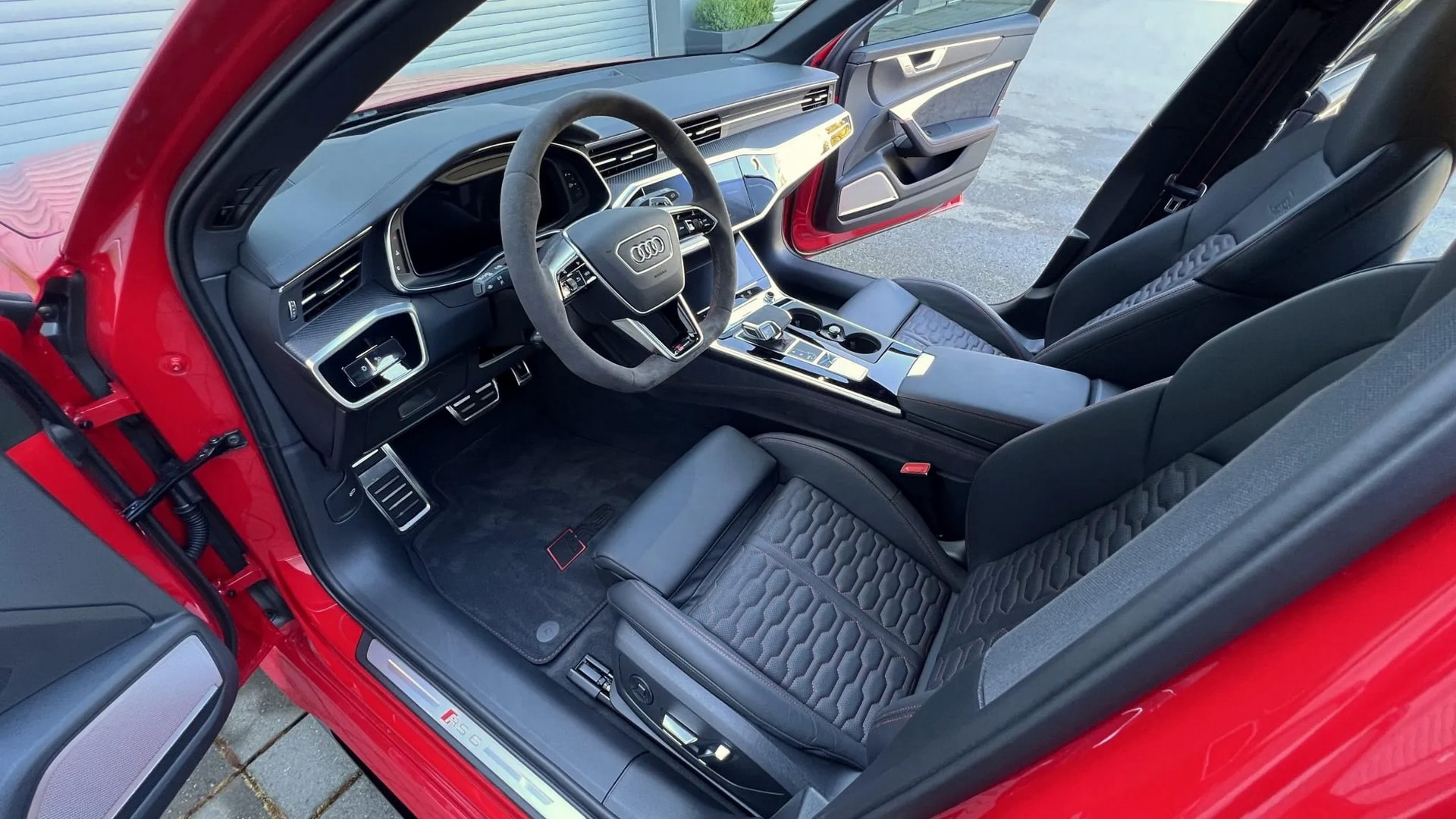 Rare Find 2023 Audi RS6 Avant vs. Purosangue Auction Showdown
