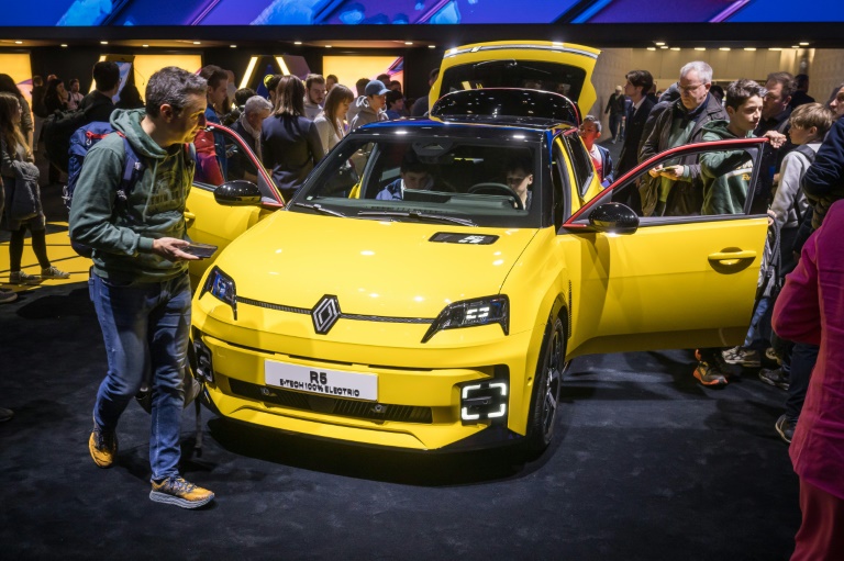 Renault CEO Urges EU to Promote Affordable Compact Vehicles