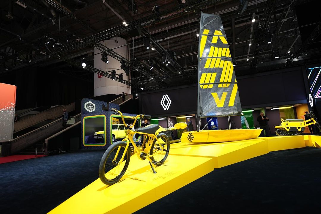 Renault's E-Bike Revolution Evol's Urban Mobility Innovation Takes Center Stage