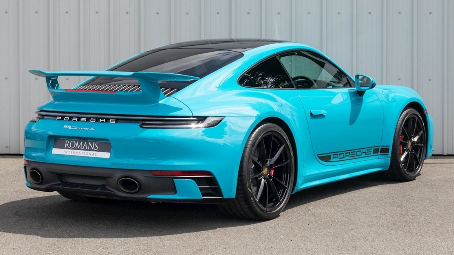 Revolutionizing Tradition: The Electrifying Porsche 992.2 With Hybrid ...