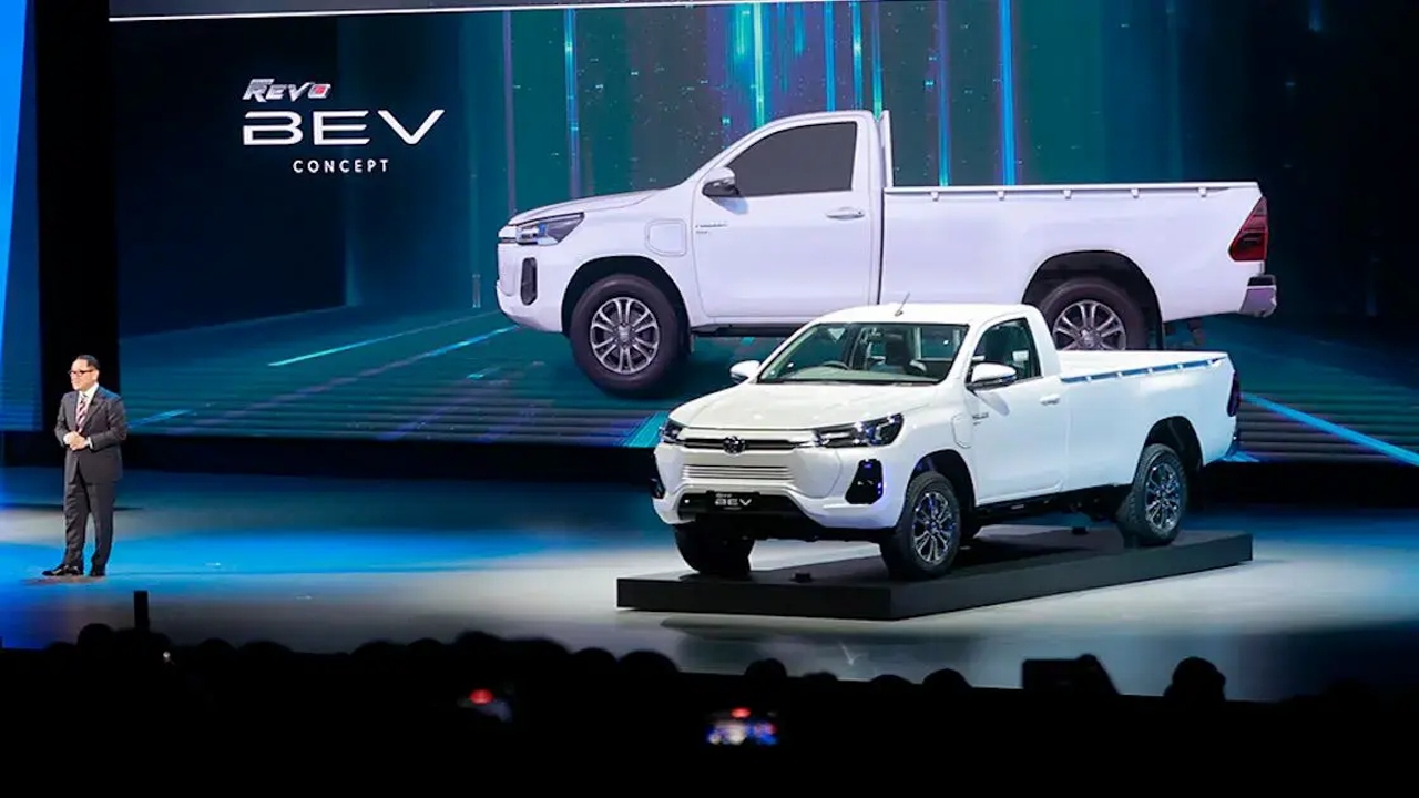 The HiLux Revo BEV Concept Being Revealed At The 60th Anniversary Of Toyota Motor Thailand (Credits Toyota)