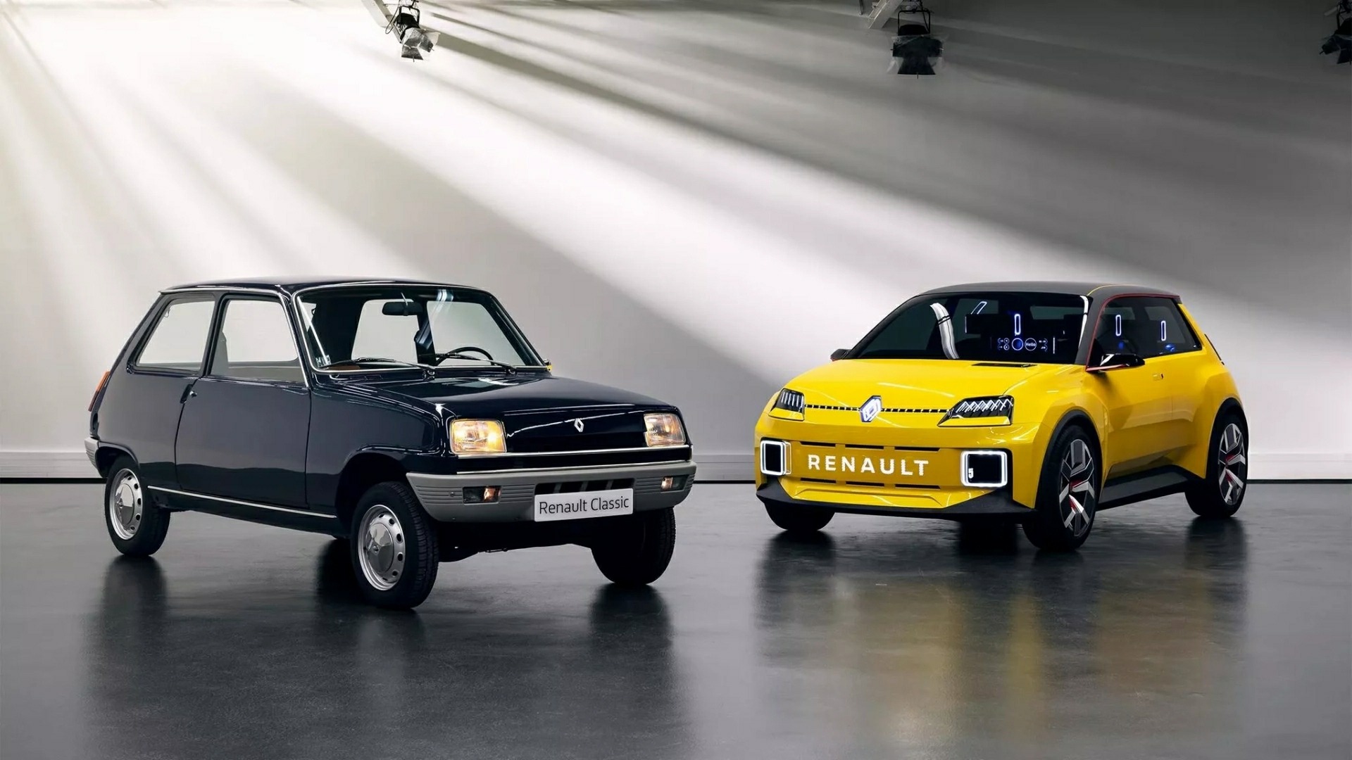 The Original Renault 5 (Left) And The New Renault 5 EV (Right)~1