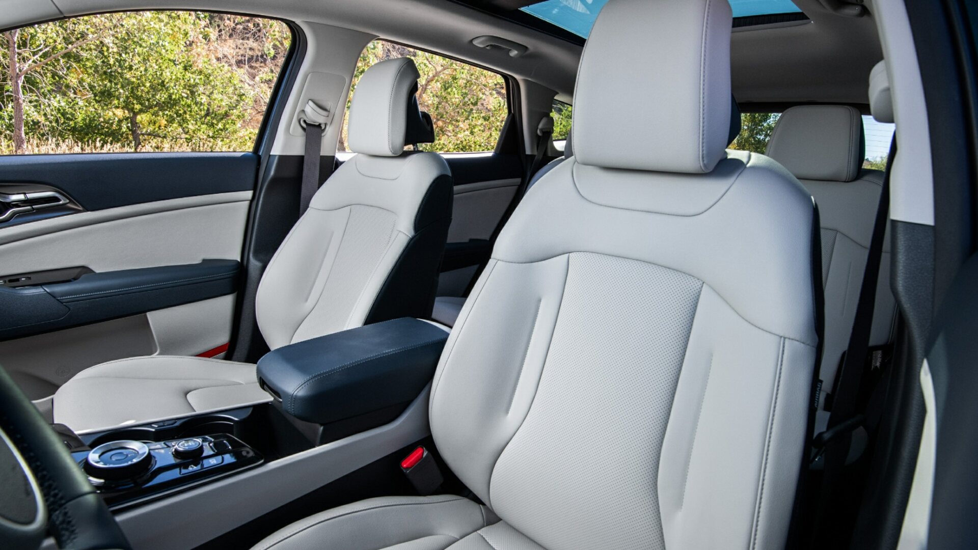 The Seats And Decor Inside The 2024 Kia Sportage Hybrid