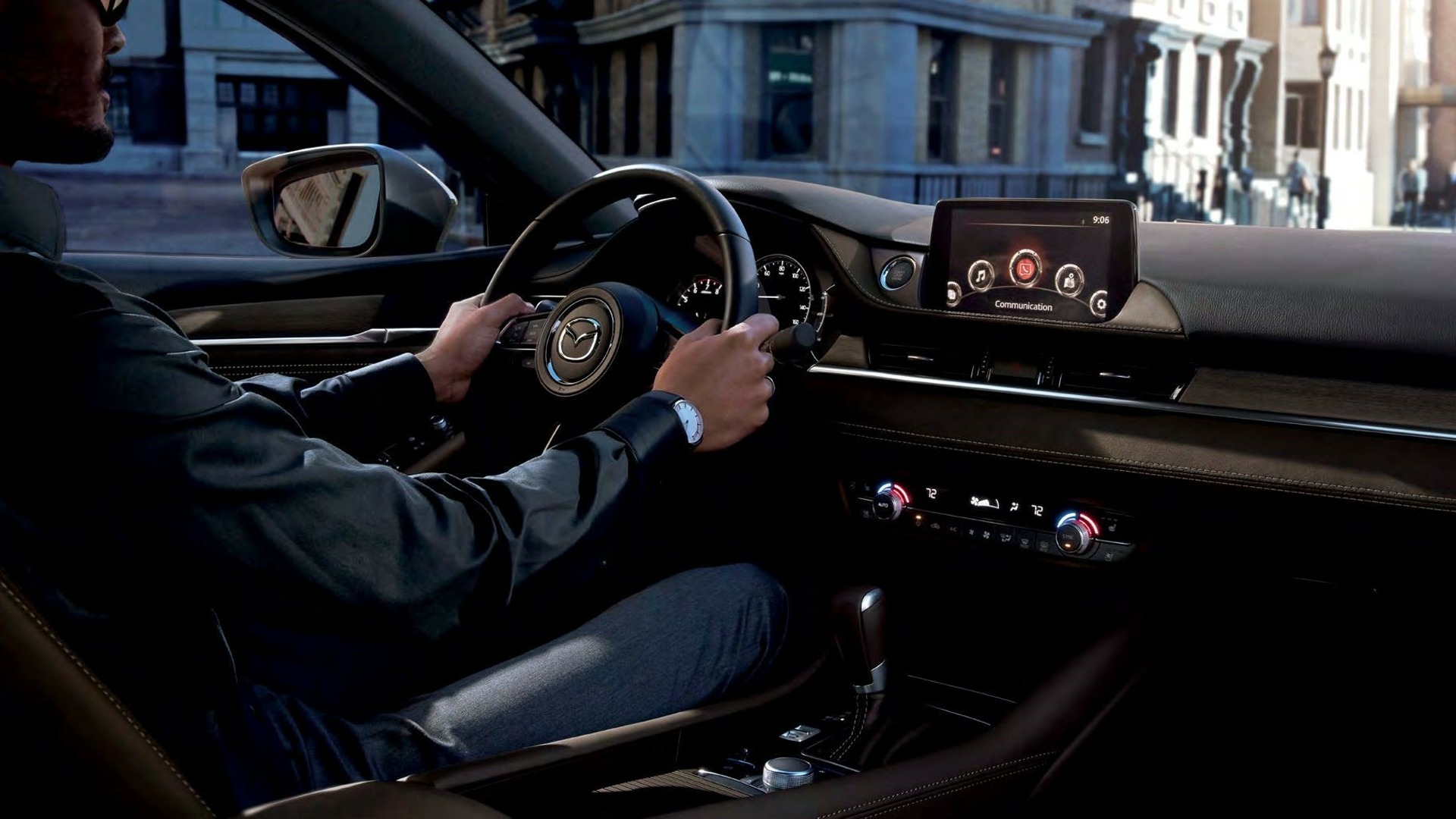 The Steering And Center Console Of The Mazda 6 (Credits Mazda)
