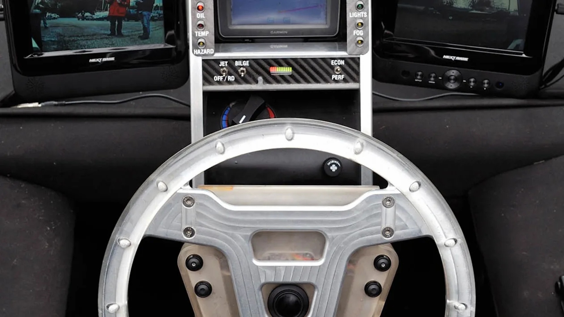 The Steering And Dashboard Of The TVR Scamander (Credits TVR)