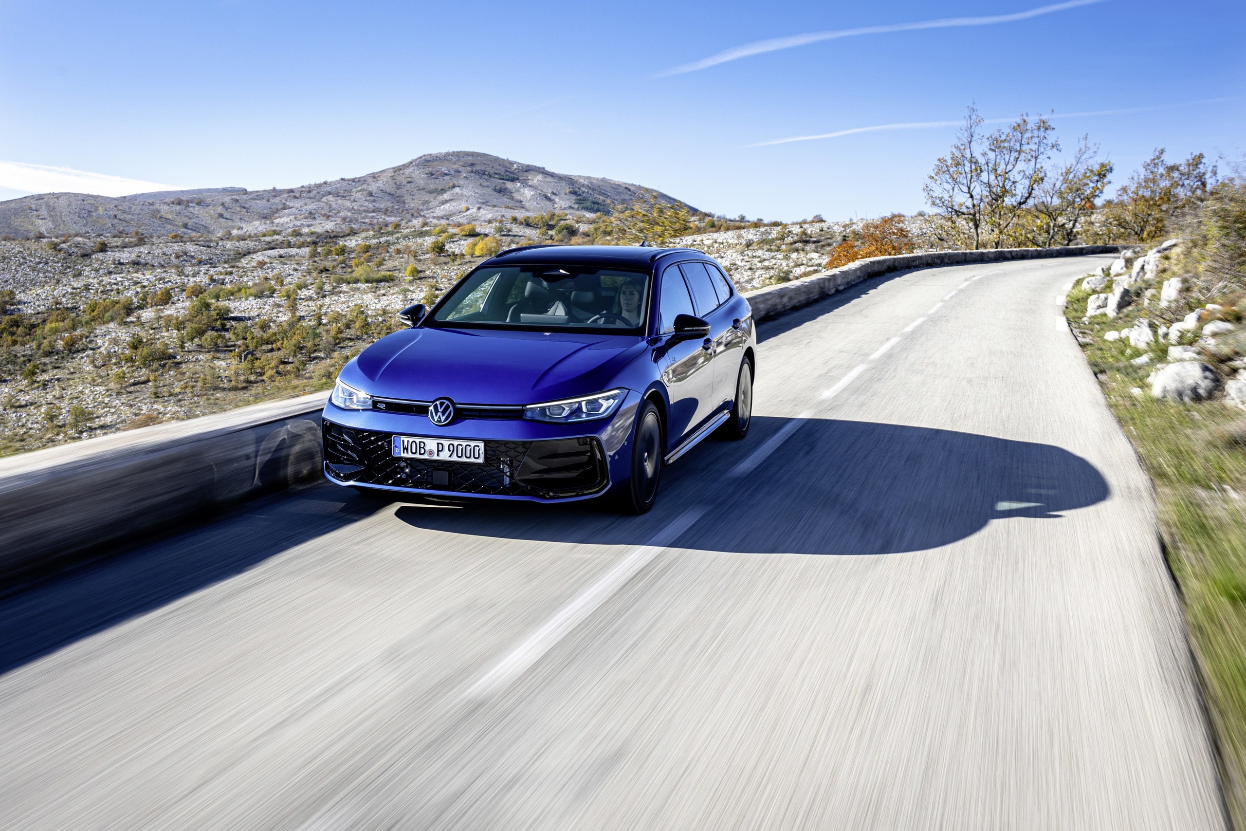 VW Passat Powertrain Updates Plug-In Hybrids and Efficient Diesels