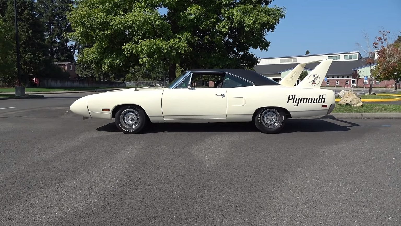 Winged Warriors: Dodge Charger Daytona vs. Plymouth Superbird - DAX Street