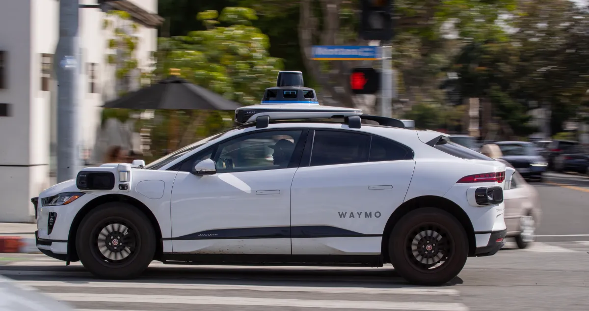 California Municipalities Seek Control Over Roads Amidst Self-Driving Car Expansion