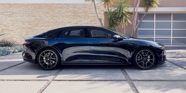 Evaluation of the 2024 Lucid Air Sapphire: Exceptional Performance and Elegance