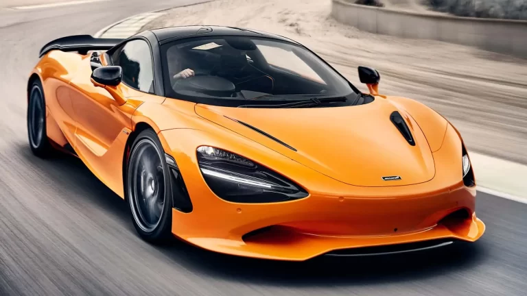 First Impressions: Reviewing the 2024 McLaren 750S Coupe - Exemplifying Performance Excellence