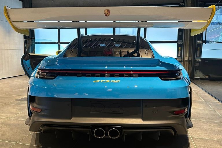 Exclusive Porsche 911 GT3 RS Honors Victorious 996 GT3 Defeating Daytona Prototypes