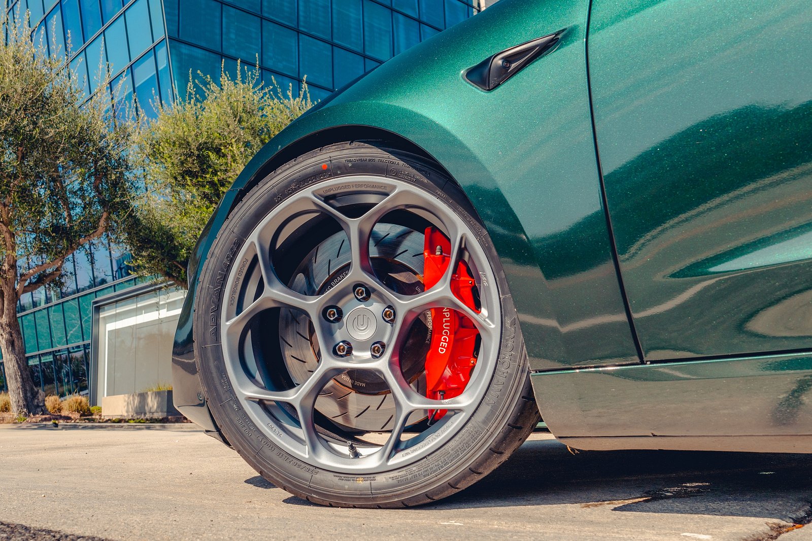 Designer of Koenigsegg Gemera Develops Custom Aftermarket Wheels for Entire Tesla Range