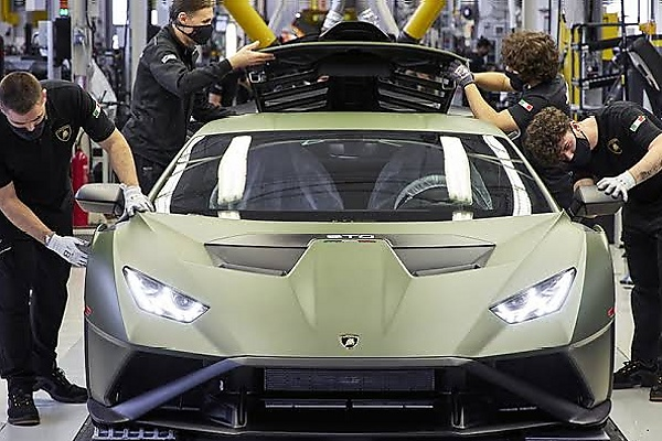 16 Hours And 2,750 Components Are Needed To Build One V10-powered Lamborghini Huracan