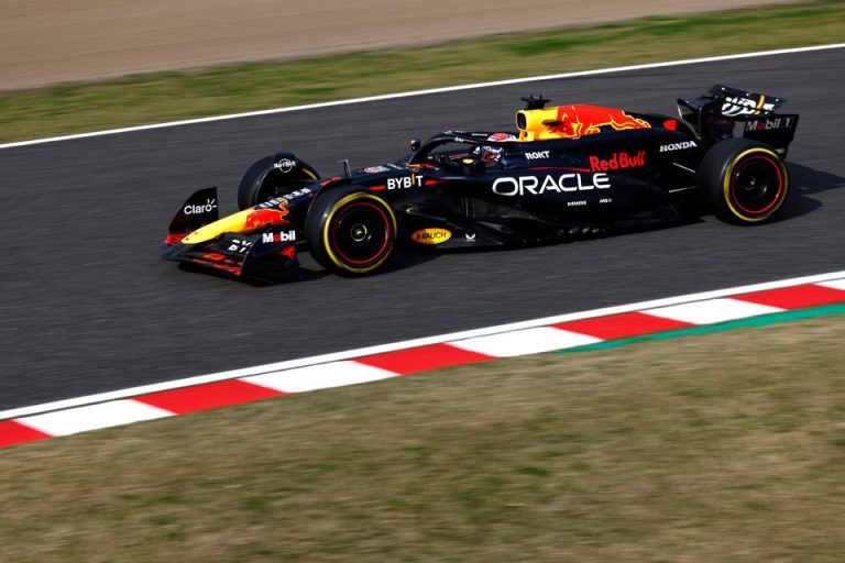 Verstappen explains Lambiase front wing radio message during F1 Japanese GP