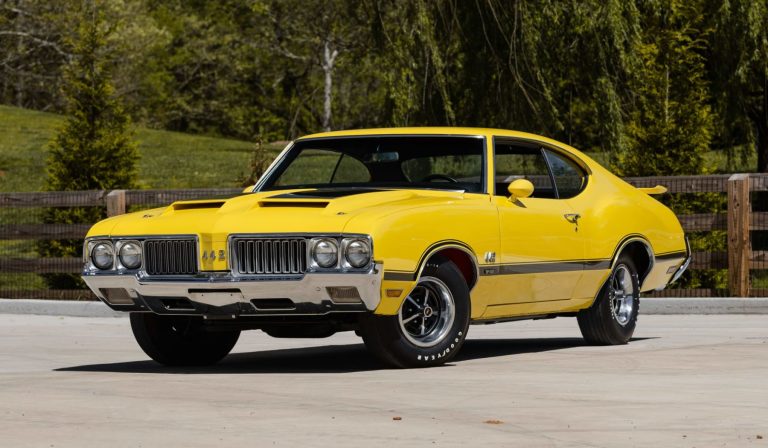 1970 Oldsmobile 4-4-2 W-30 The Ultimate Gentleman's Muscle Car