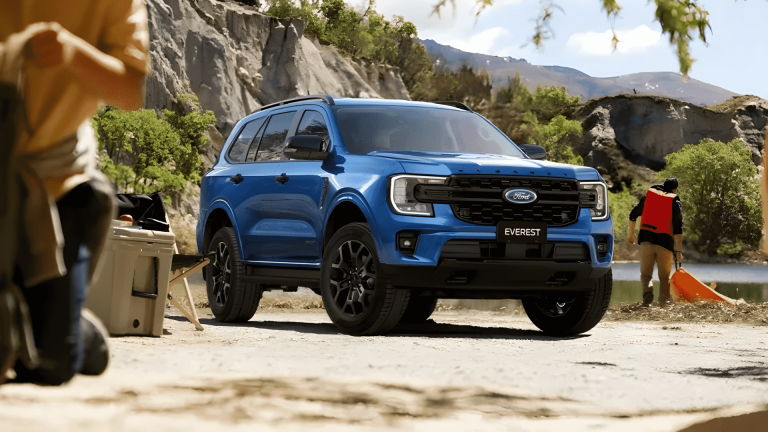 A Ford Everest In Blue Lightning Exterior Shade (Credits Ford)